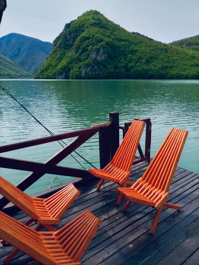 Lake House Perucac Rastiste Exterior photo